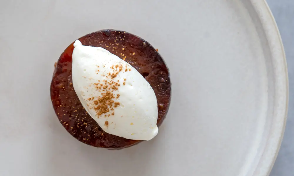 奇跡の失敗が生んだ傑作！タルトタタンの物語と「逆さま」製法の奥義